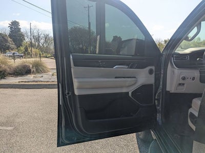 2024 Jeep Wagoneer Base