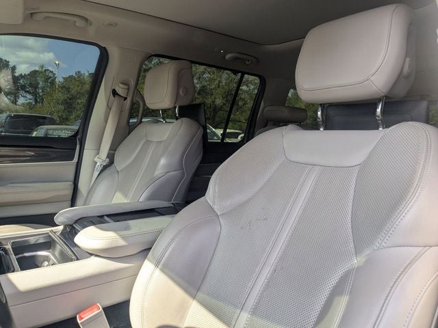 2024 Jeep Wagoneer Base