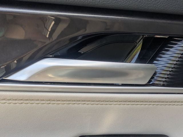 2024 Jeep Wagoneer Base