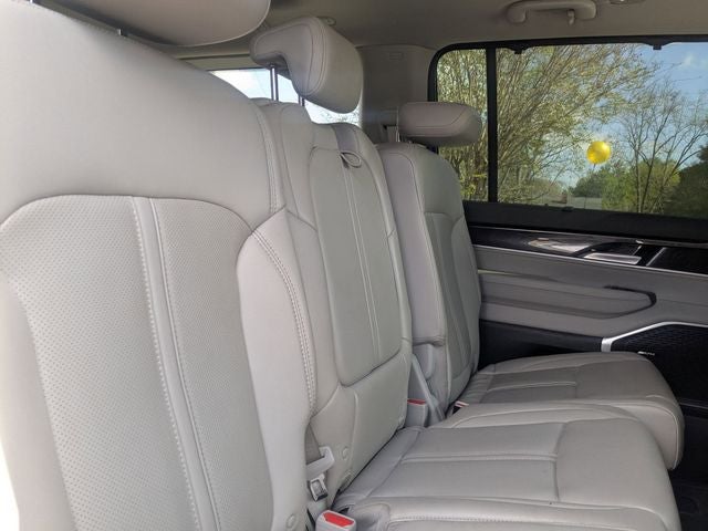 2024 Jeep Wagoneer Base