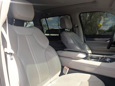 2024 Jeep Wagoneer Base