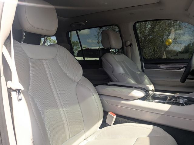 2024 Jeep Wagoneer Base