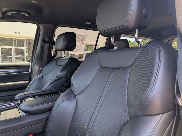 2024 Jeep Wagoneer Base