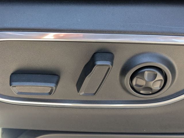 2024 Jeep Wagoneer Base