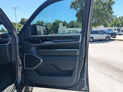2024 Jeep Wagoneer Base