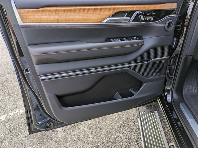 2024 Jeep Grand Wagoneer Series III