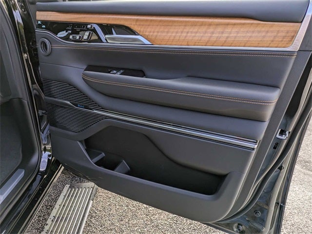 2024 Jeep Grand Wagoneer Series III