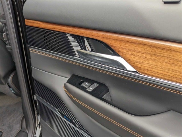 2024 Jeep Grand Wagoneer Series III