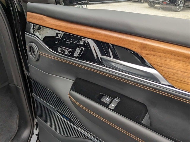 2024 Jeep Grand Wagoneer Series III