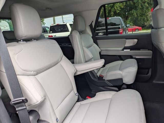 2027 Ford Expedition Active