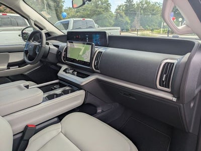 2027 Ford Expedition Active