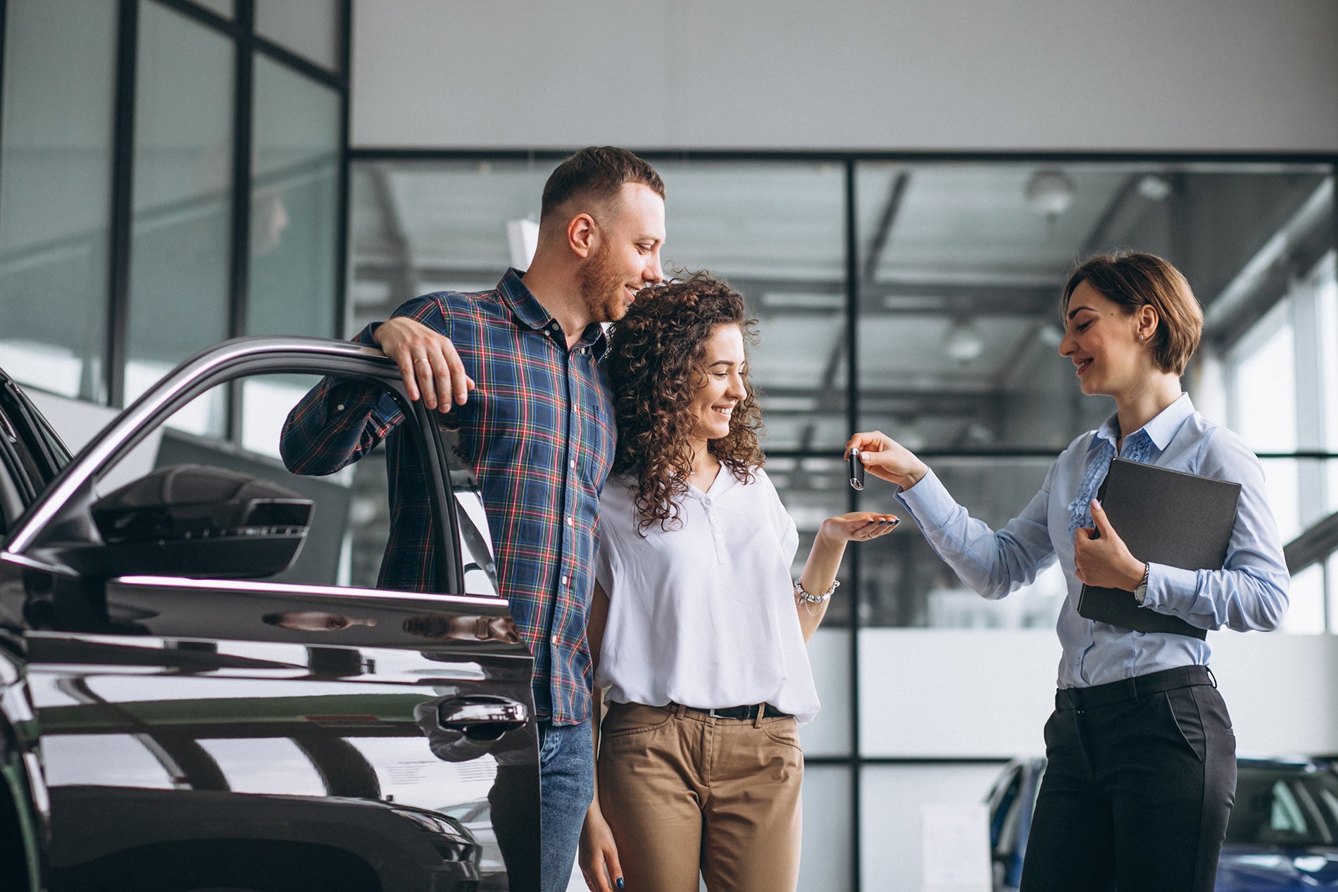 Couple working with the finance team at Santee Ford in Manning, SC